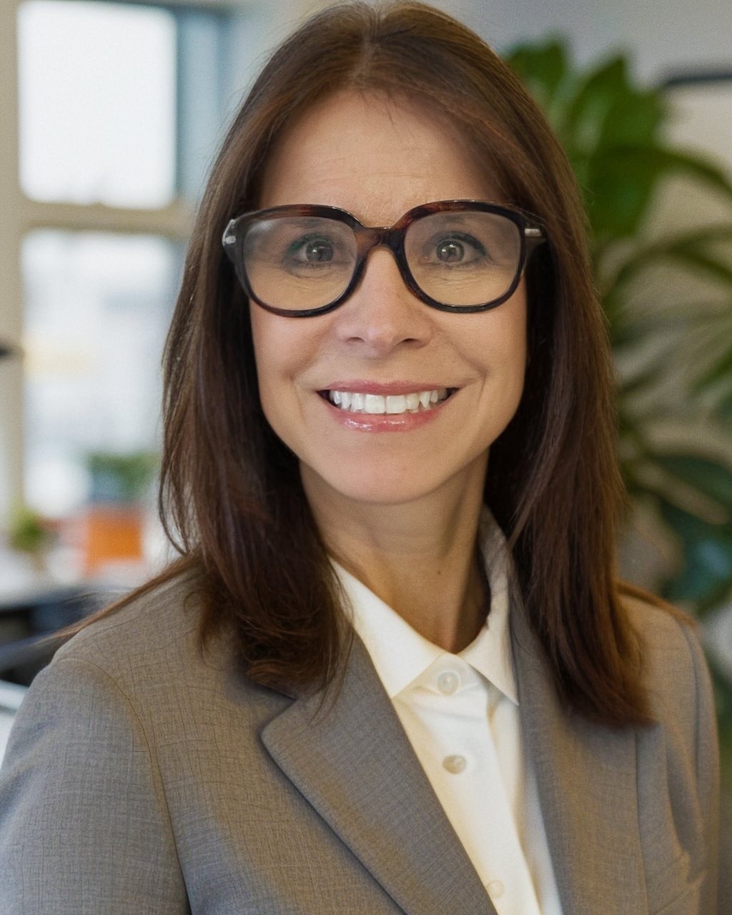 A friendly Medicare advisor meeting with a client